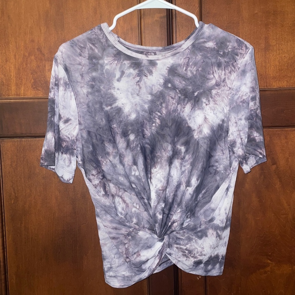 LuluLemon front knot tshirt. Size 6
